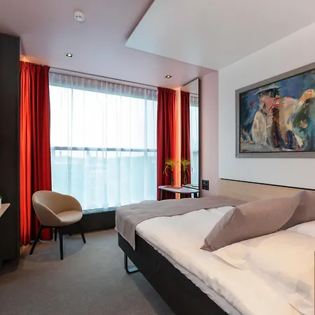 Art Pallas By Tartuhotels فندق تارتو